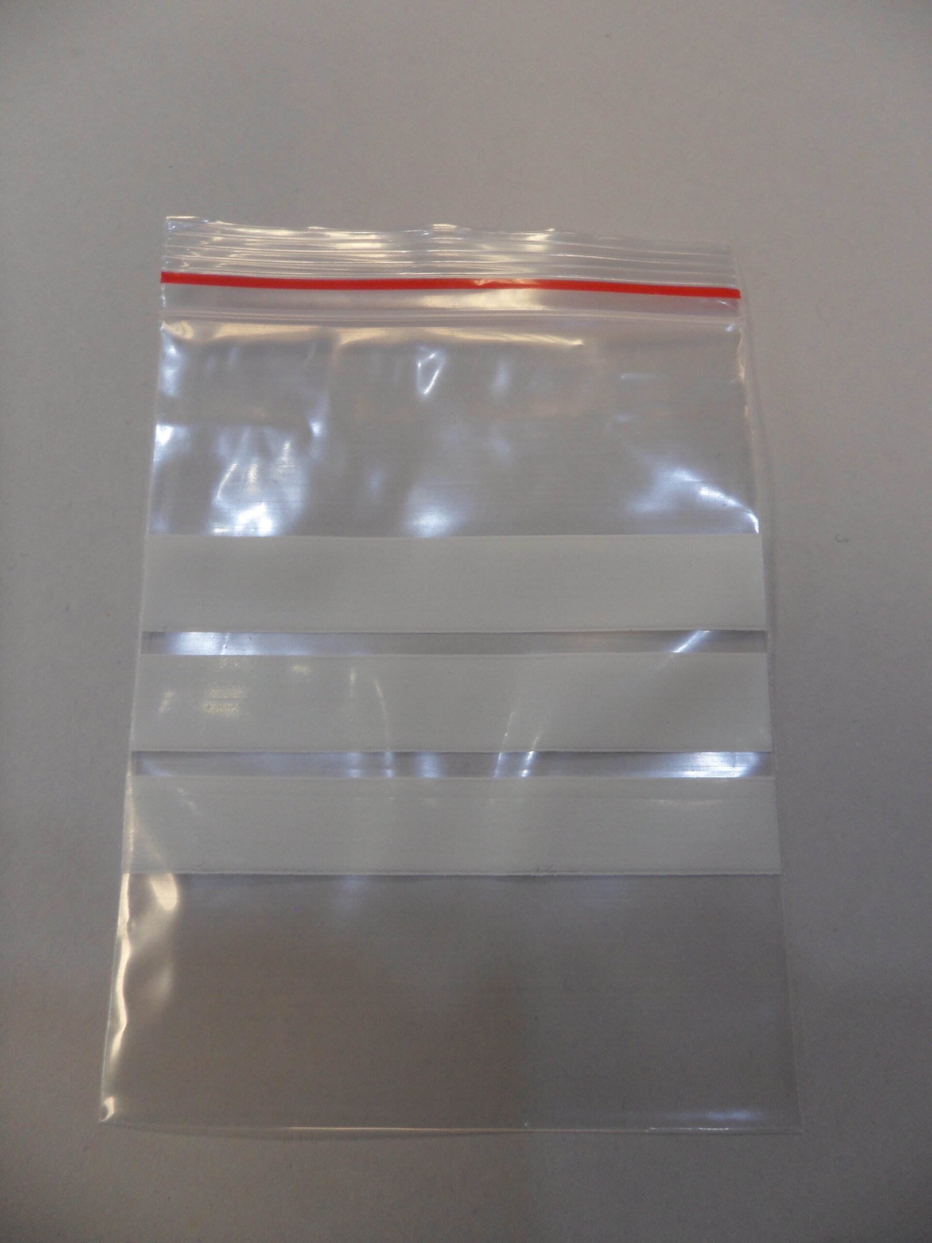 BUSTINA IN PLASTICA CON CHIUSURA 3