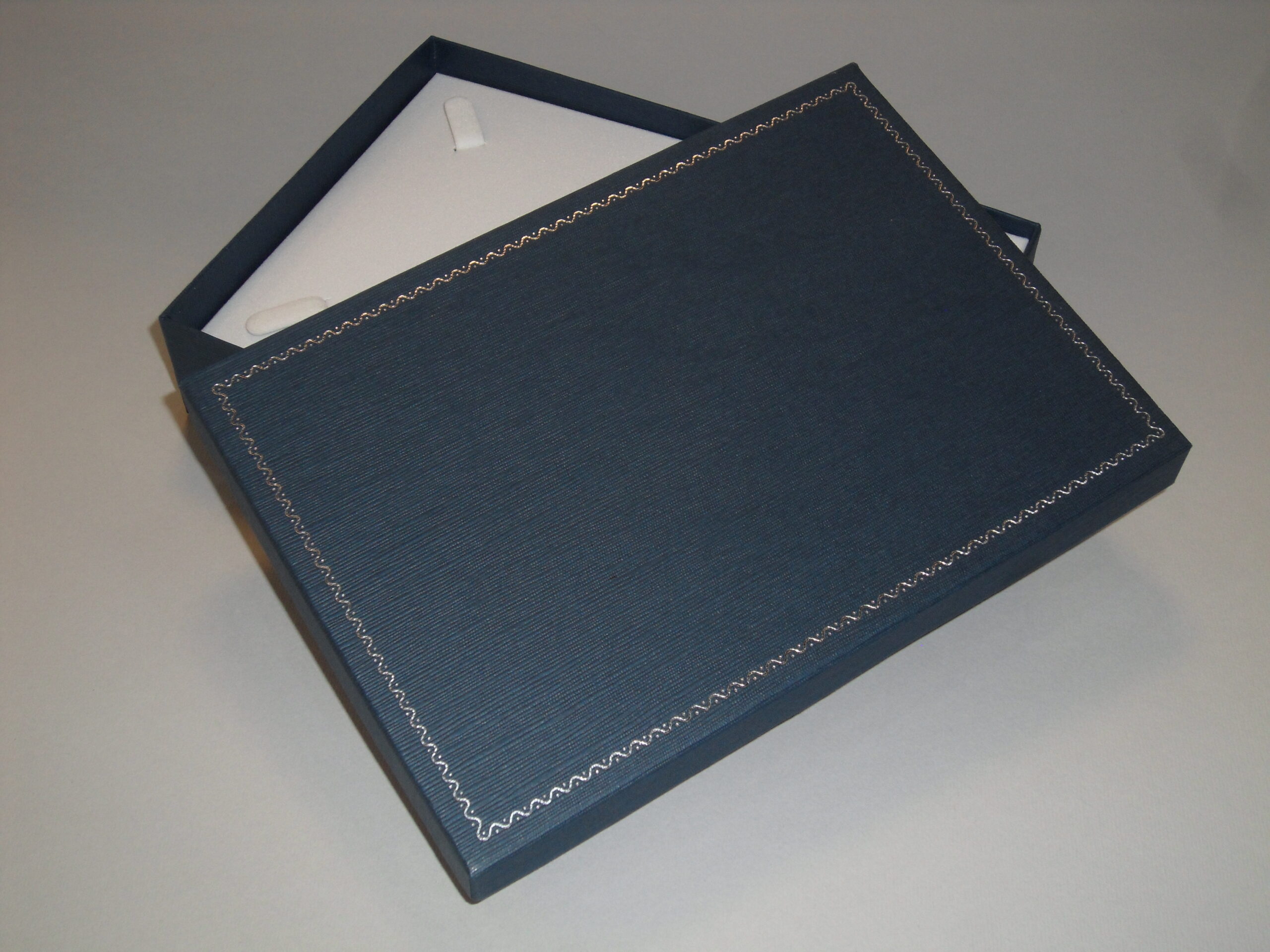 EUROPA ASTUCCIO COLLANA 13X19