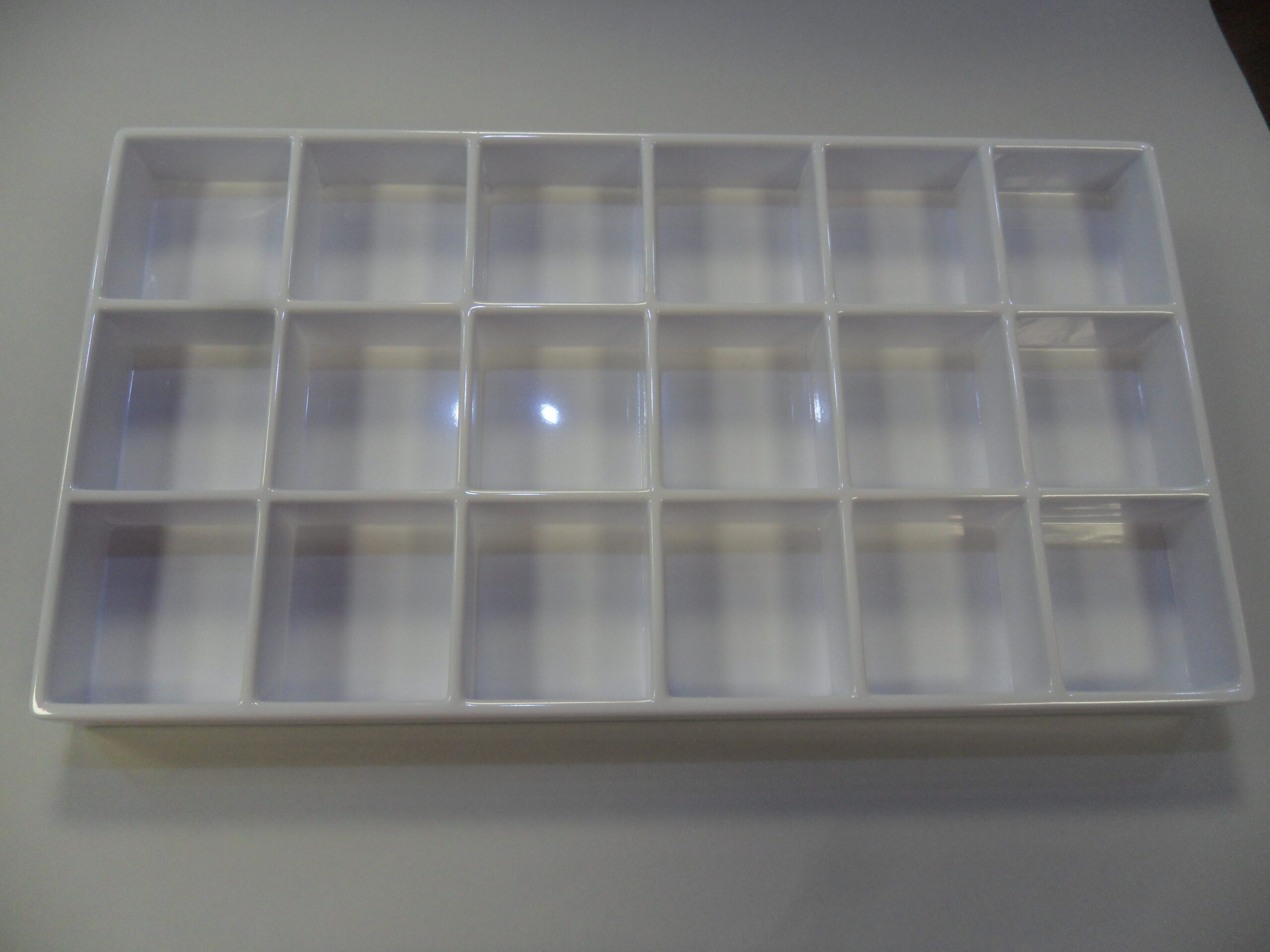 VASSOIO POLICARBONATO 18