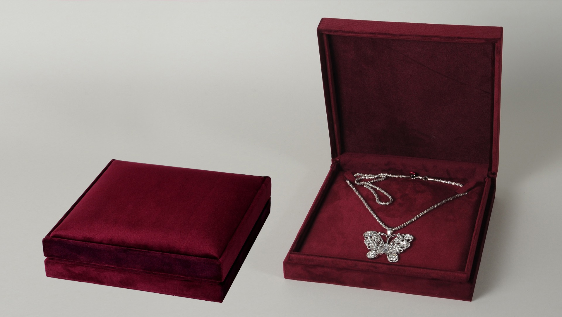 BOLOGNA ASTUCCIO COLLANA 19X19-0