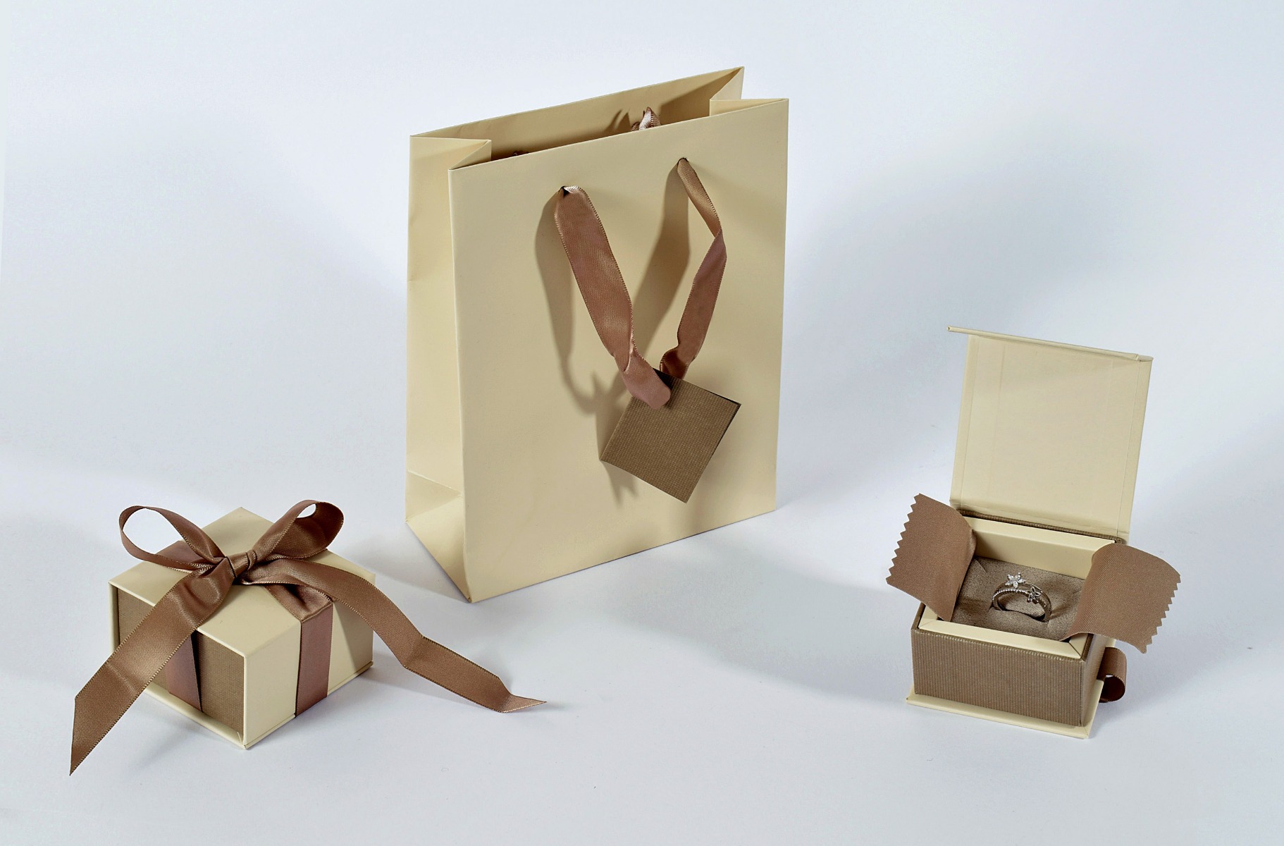 TITTA ASTUCCIO ANELLO + BUSTA-0