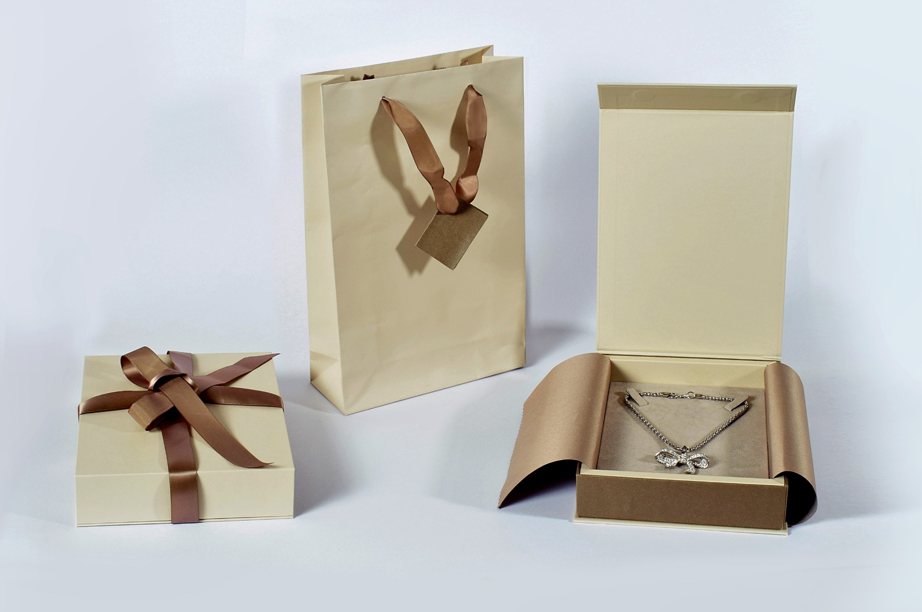 TITTA COLLANA 14x19 + BUSTA-0