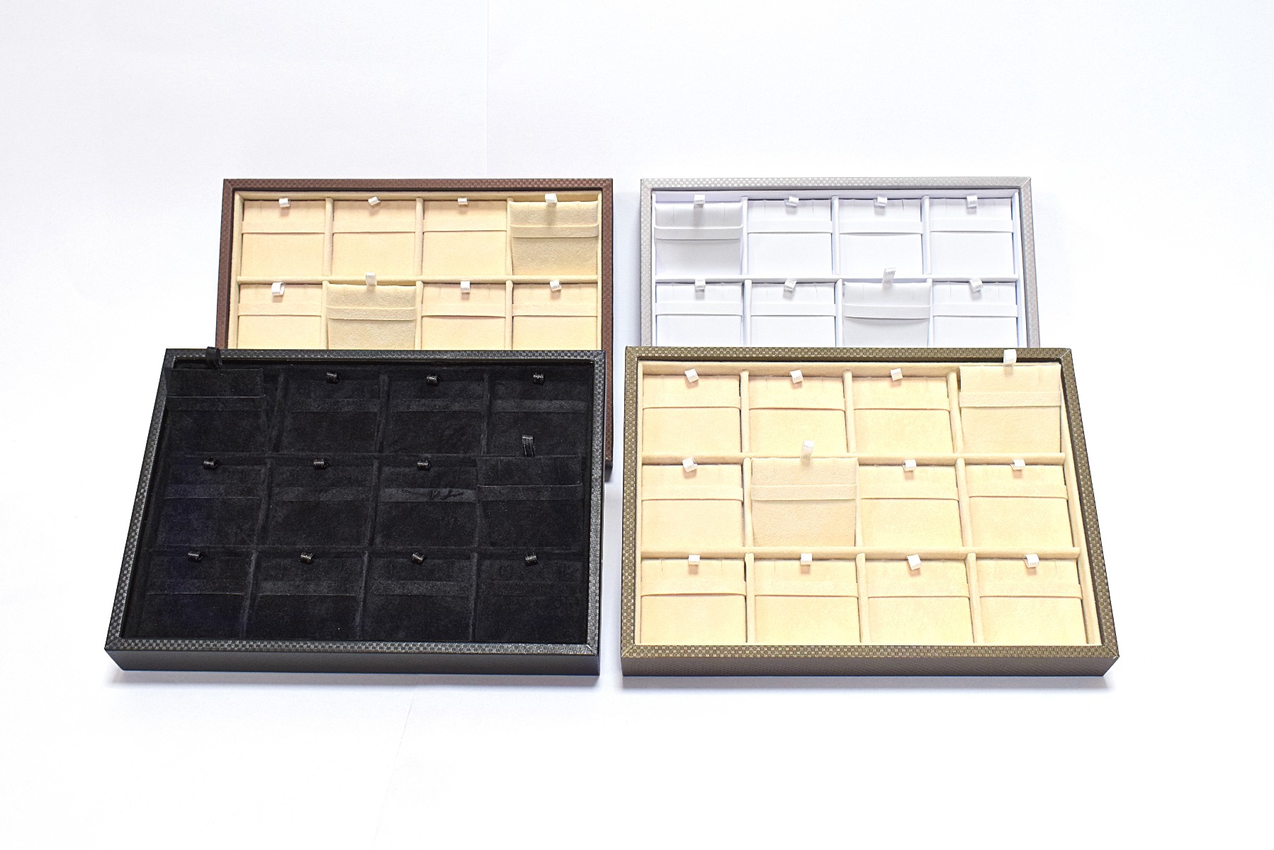 VASSOIO PICCOLO RIVESTITO 12 BUCHE CON PATTINE-0