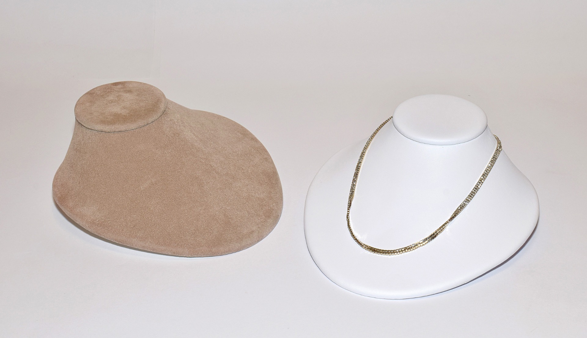 ESPOSITORE COLLO BASSO-0